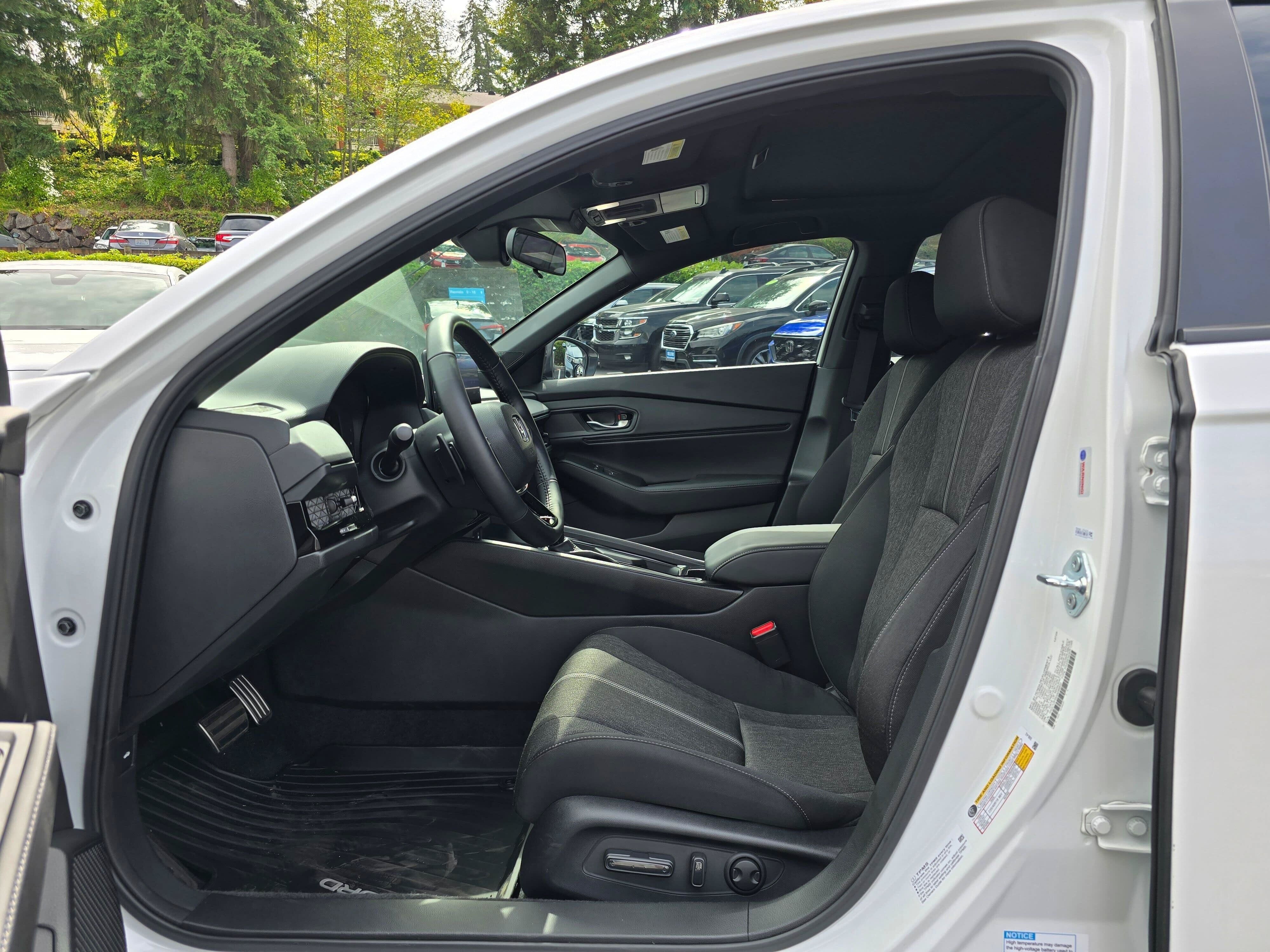 Used 2025 Honda Accord Sport image 18