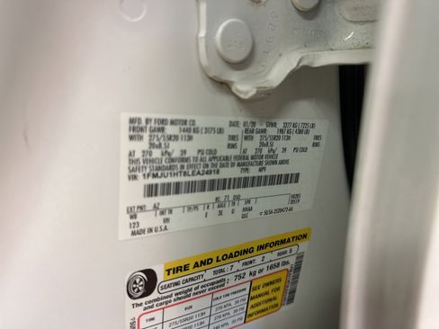 Used 2020 Ford Expedition XLT w/ Equipment Group 202A image 8