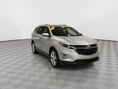 Certified 2019 Chevrolet Equinox LT FWD image 2
