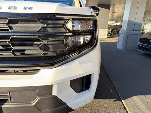 Certified 2025 Ford Expedition Active image 4