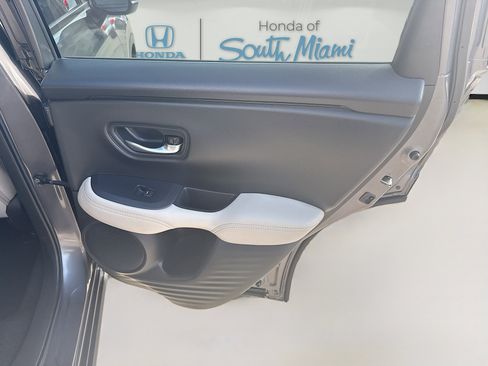 Used 2025 Honda HR-V LX image 24