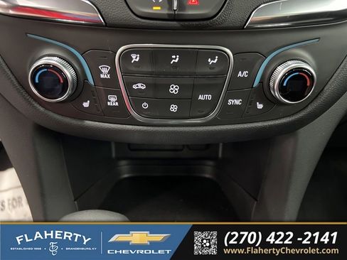 Used 2024 Chevrolet Equinox LT FWD image 30
