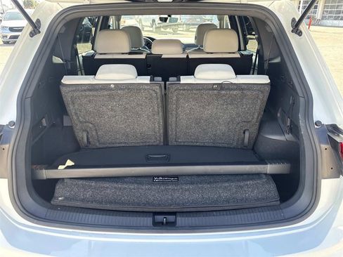 Used 2021 Volkswagen Tiguan SE R-Line image 15