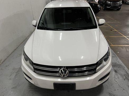 Used 2014 Volkswagen Tiguan S image 15