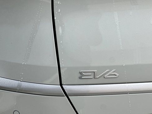 Used 2024 Kia EV6 Light image 31