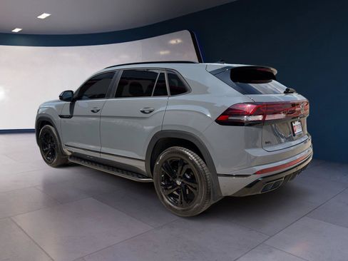 Used 2026 Volkswagen Atlas Cross Sport SEL R-Line AWD/4WD image 3