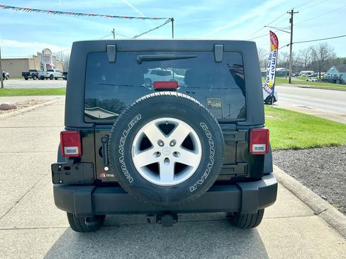 Used 2013 Jeep Wrangler Unlimited Sport image 6