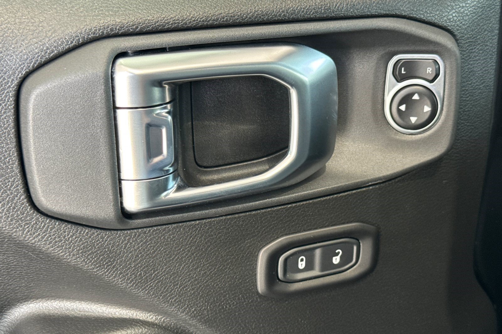 Used 2026 Jeep Wrangler Unlimited Sport AWD/4WD image 13