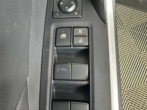 Used 2020 Toyota RAV4 XLE w/ Convenience Package AWD/4WD image 24