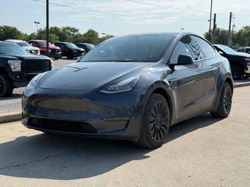 Used 2023 Tesla Model Y Long Range AWD/4WD image 25