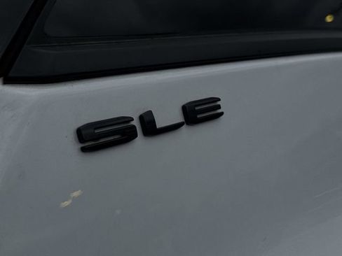 Used 2022 GMC Terrain SLE w/ Driver Convenience Package image 30