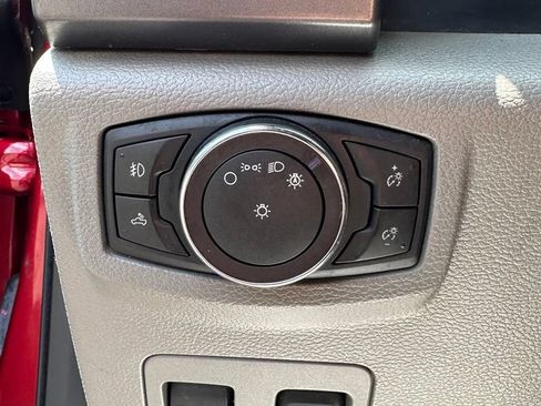 Used 2018 Ford F150 XLT w/ Equipment Group 302A Luxury AWD/4WD image 18