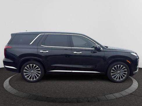 Used 2024 Hyundai Palisade Calligraphy image 4