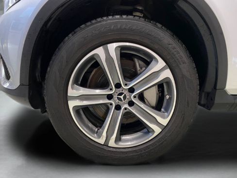 Used 2018 Mercedes-Benz GLC 300 4MATIC image 34