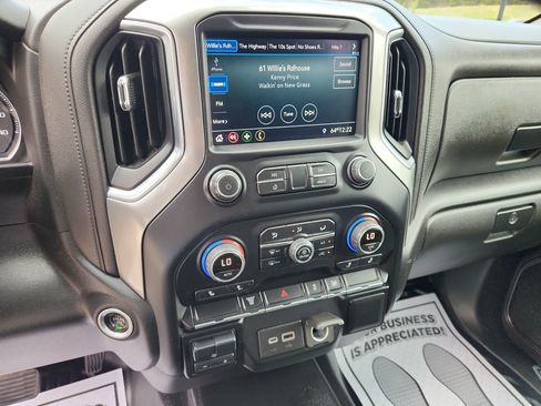 Used 2022 Chevrolet Silverado 3500 LT w/ Convenience Package AWD/4WD image 32