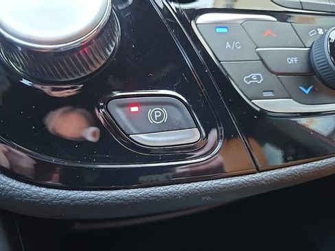 Used 2024 Chrysler Pacifica Pinnacle image 65