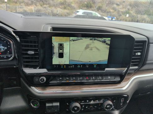 Used 2022 Chevrolet Silverado 1500 LT Trail Boss w/ LT Trail Boss Premium Package image 27