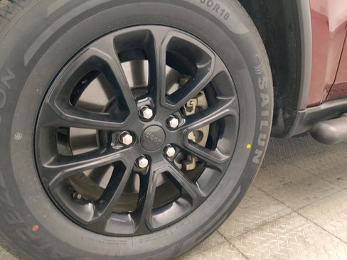 Used 2021 Jeep Grand Cherokee Laredo X RWD image 31