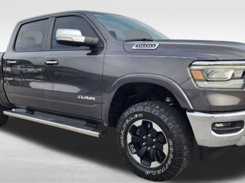 Used 2022 RAM 1500 Laramie AWD/4WD image 2