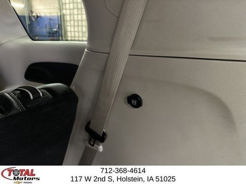 Used 2024 Chrysler Pacifica Touring-L image 28