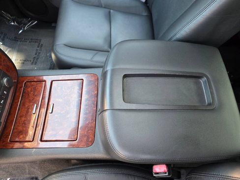Used 2013 Chevrolet Avalanche LTZ AWD/4WD image 15