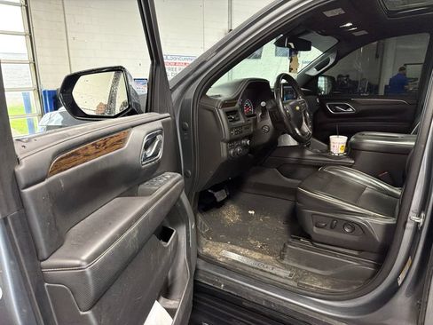 Used 2021 Chevrolet Suburban Premier AWD/4WD image 6