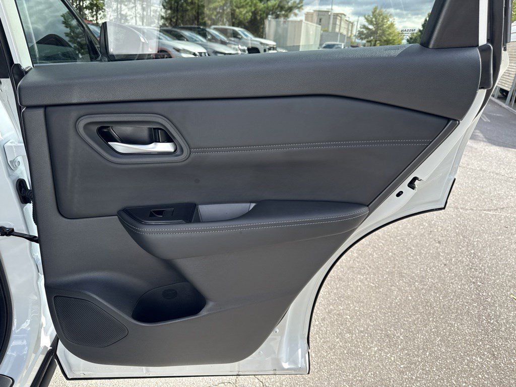 Used 2026 Nissan Rogue Dark Armor FWD image 23