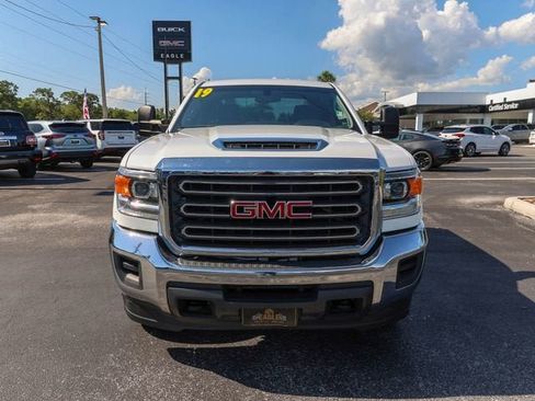 Used 2019 GMC Sierra 2500 4x4 Crew Cab image 2