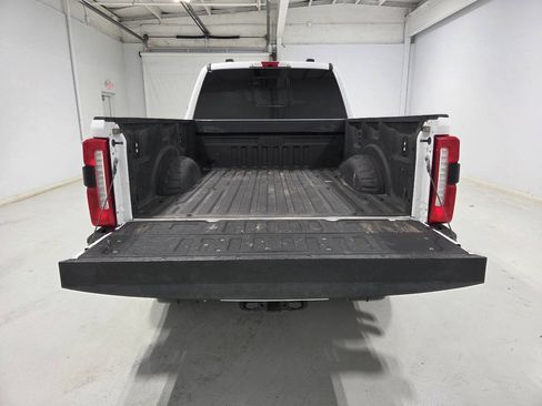 Used 2024 Ford F250 Lariat w/ FX4 Off-Road Package AWD/4WD image 8