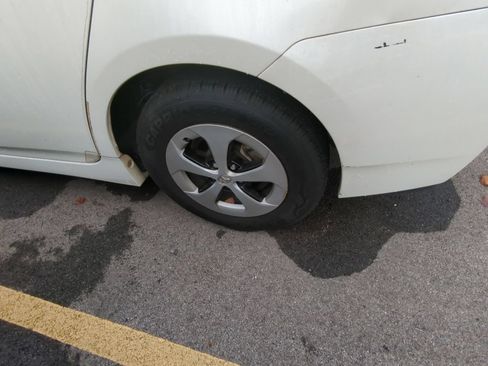 Used 2015 Toyota Prius Three FWD image 5