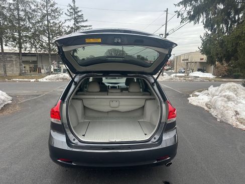 Used 2010 Toyota Venza FWD image 5