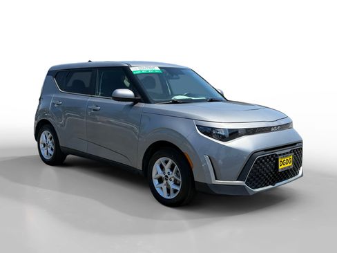 Used 2024 Kia Soul LX w/ Option Group 015 FWD image 7