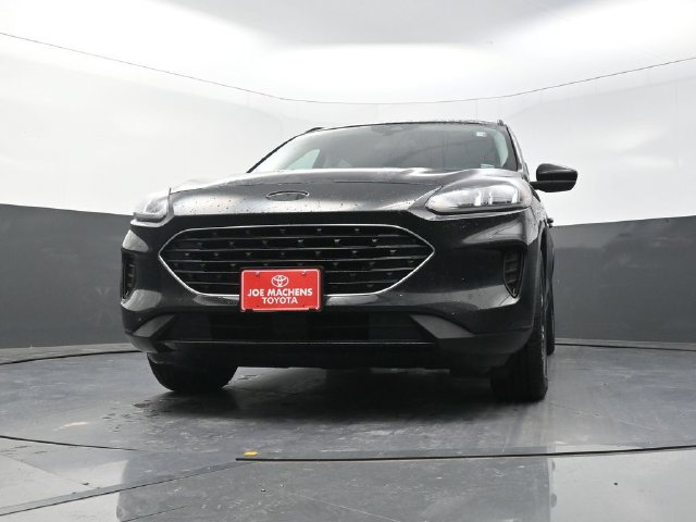 Used 2021 Ford Escape SE w/ SE Sport Appearance Package FWD image 32