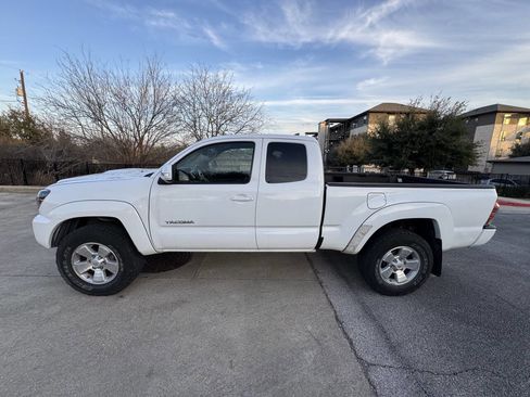 Used 2012 Toyota Tacoma 4x4 Access Cab V6 image 4