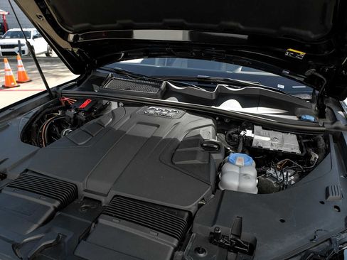 Used 2017 Audi Q7 3.0T Prestige image 50