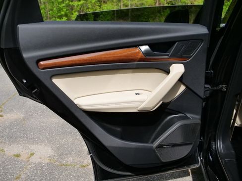 Used 2023 Audi Q5 2.0T Premium Plus w/ Premium Plus Package image 30