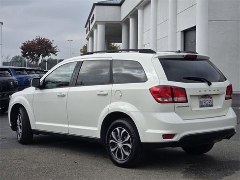 Used 2019 Dodge Journey SE w/ Premium Group image 6
