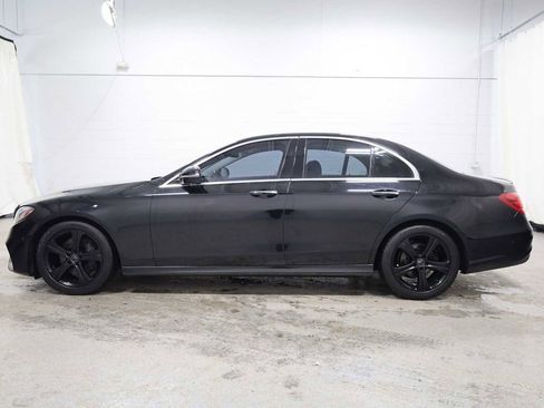 Used 2017 Mercedes-Benz E 300 4MATIC image 2