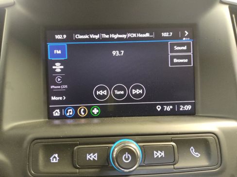 Used 2024 GMC Terrain SLE image 25