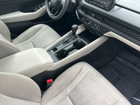 Used 2025 Honda Accord LX image 15