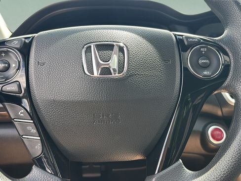 Used 2016 Honda Accord EX image 34