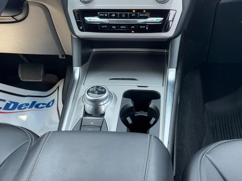 Used 2024 Ford Explorer XLT w/ Equipment Group 202A AWD/4WD image 14