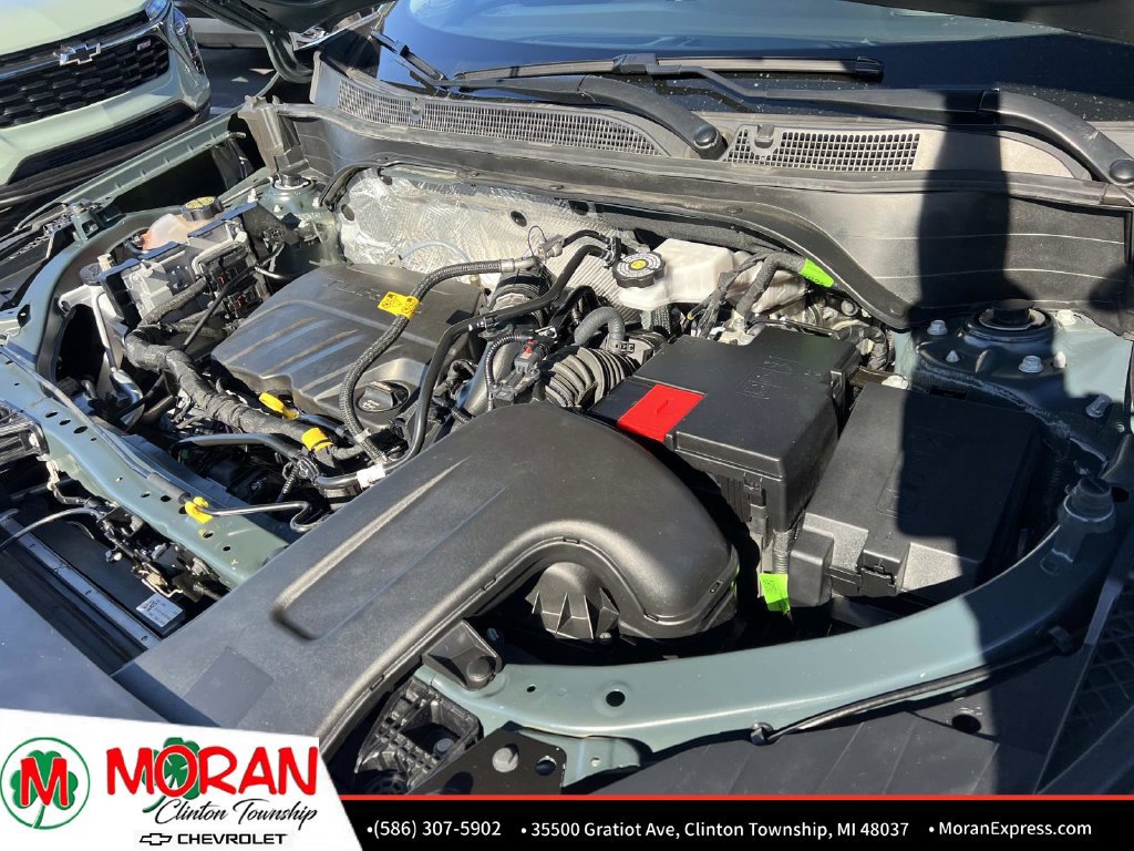 Certified 2025 Chevrolet Trax LT w/ Sunroof Package FWD image 12