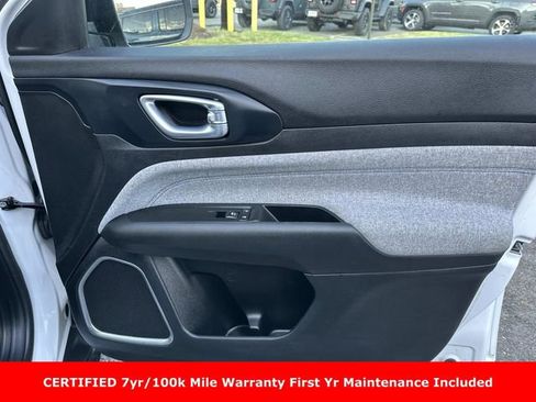 Certified 2022 Jeep Compass Latitude w/ Convenience Group AWD/4WD image 9
