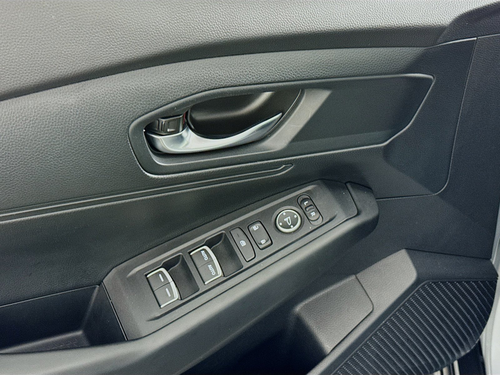 Used 2025 Honda Accord LX image 23