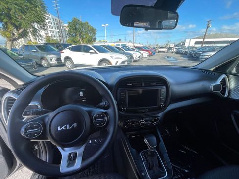 Used 2025 Kia Soul LX w/ LX Technology Package image 33