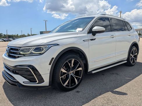 Used 2022 Volkswagen Tiguan SEL R-Line AWD/4WD image 9
