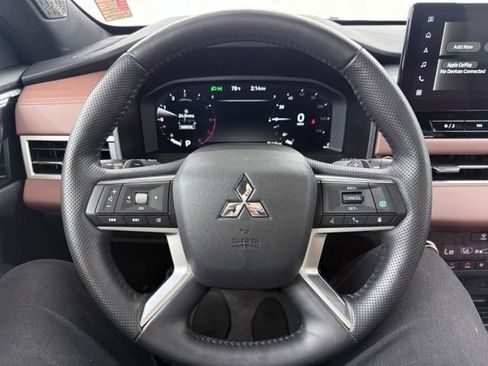 Used 2025 Mitsubishi Outlander SEL AWD/4WD image 26