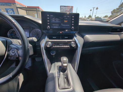 Used 2021 Toyota Venza LE AWD/4WD image 15