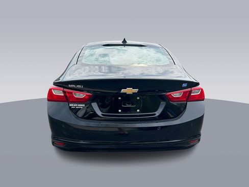Used 2017 Chevrolet Malibu Hybrid w/ Leather Package image 3